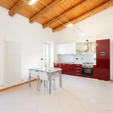 Rosso Daire Ivrea